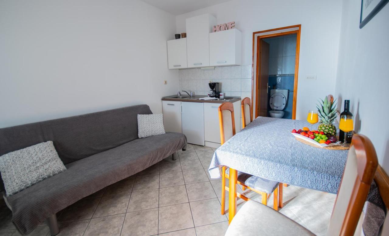 Apartment Franic โปดสตรานา ภายนอก รูปภาพ