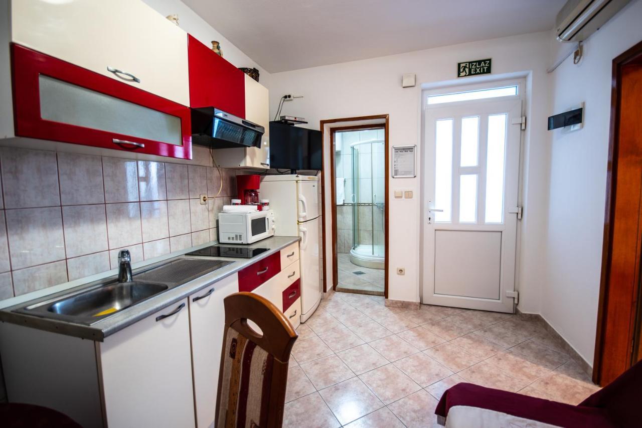 Apartment Franic โปดสตรานา ภายนอก รูปภาพ